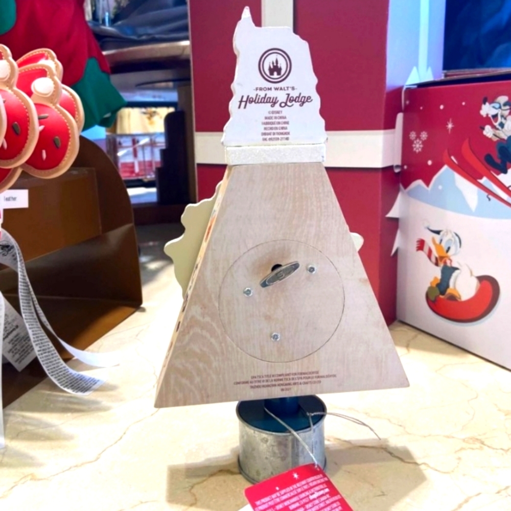 DisneyParks Walt's Holiday Lodge Collection Musical Tree New In Box - Picture 3 of 8